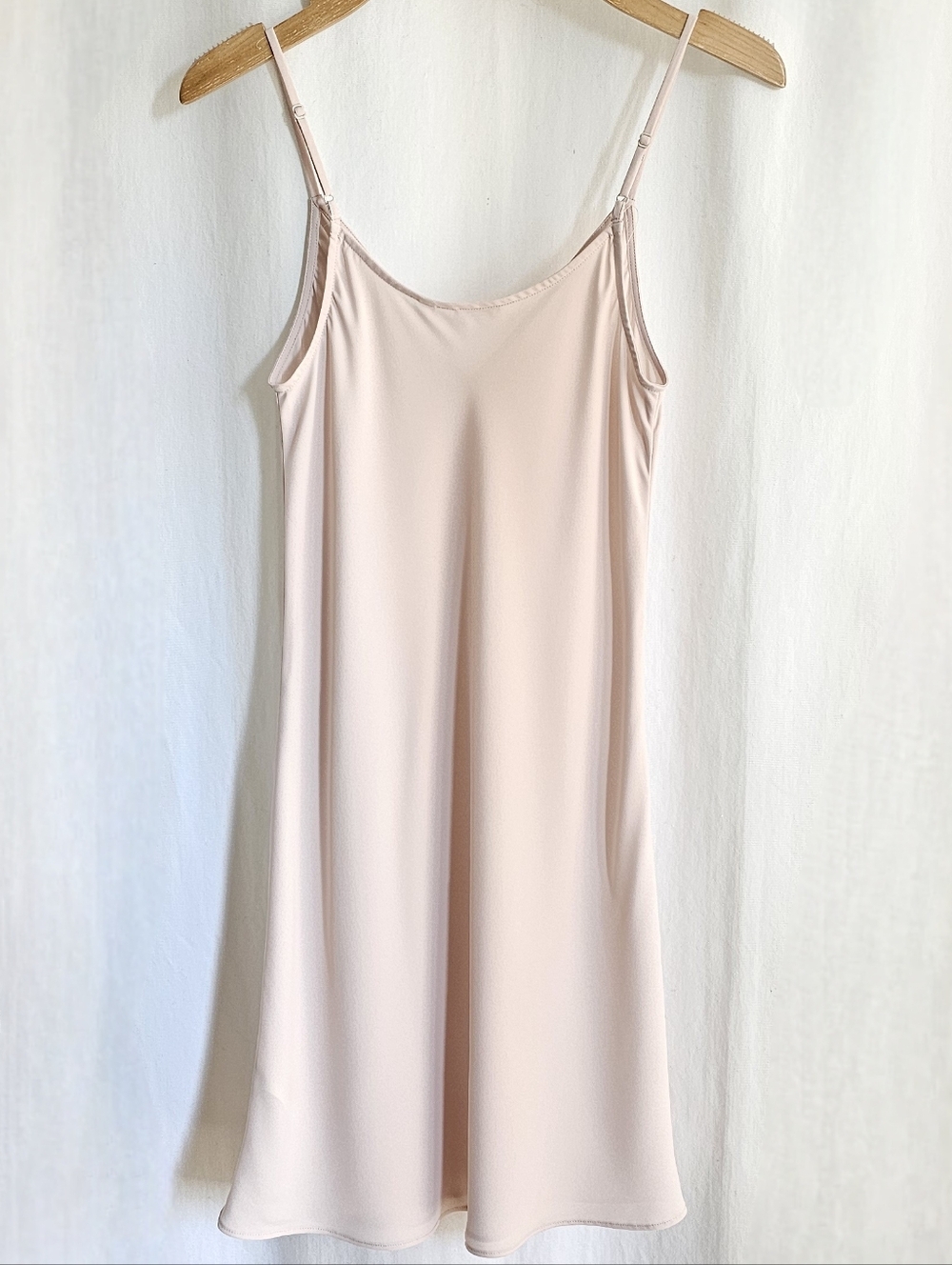 Aritzia Wilfred Noa Dress Pink - Picture 3 of 16